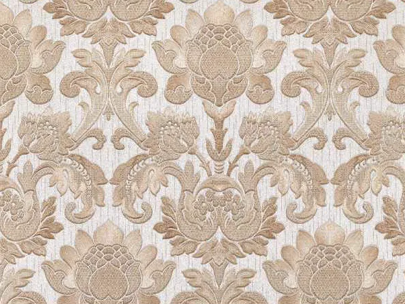 Papel de parede damasco em bege e dourado sobre fundo claro.
